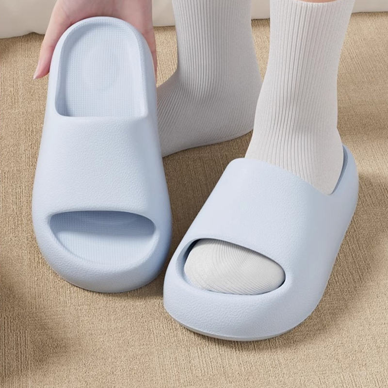 Sneaker Care Set - Ciabatte da donna Cloud in gomma
